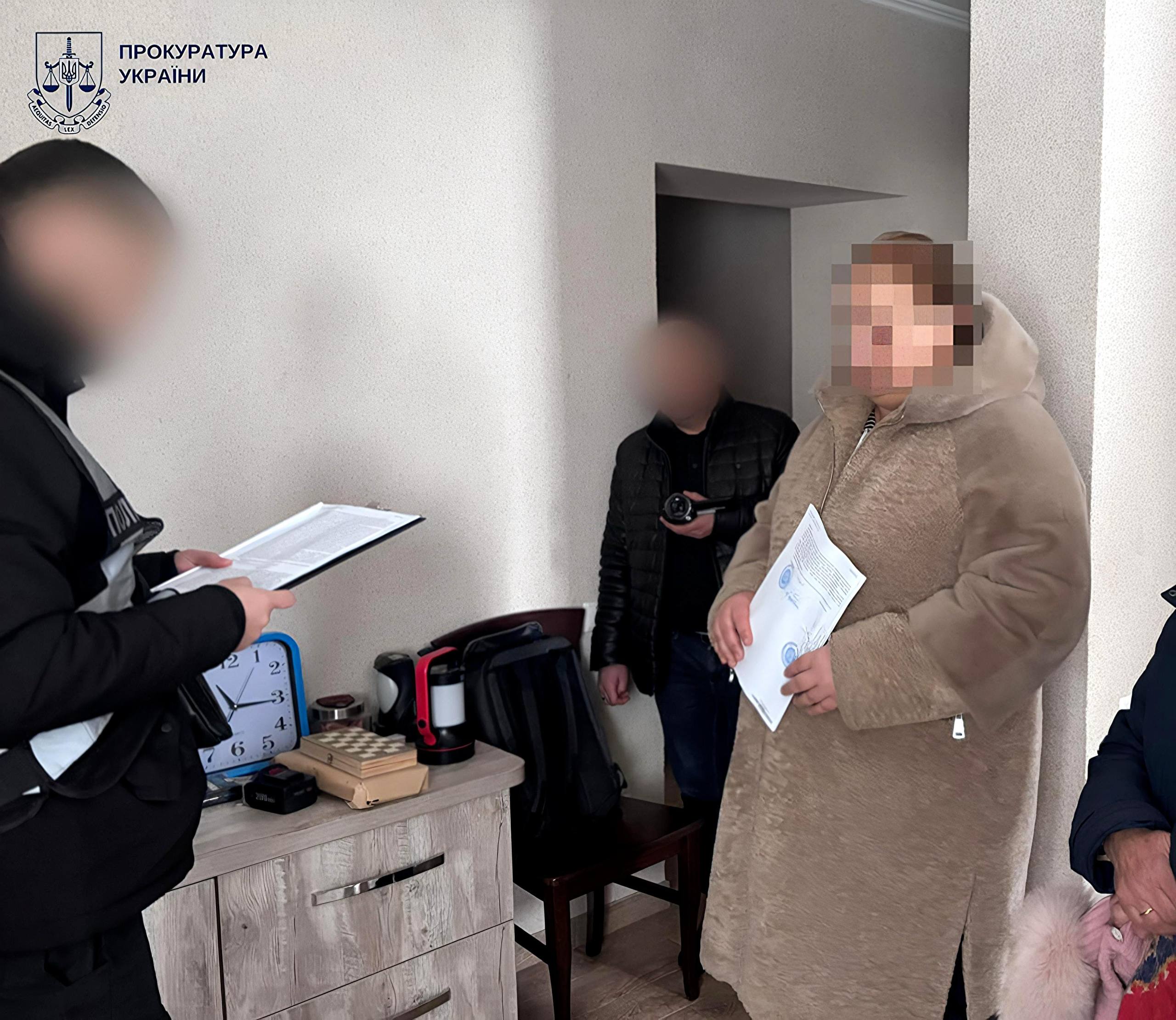 Подвійна оплата за лінзи: на Київщині судитимуть медиків за привласнення 2,5 млн грн